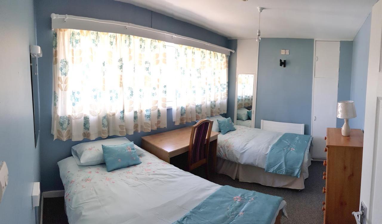 Farnham House Bed & Breakfast Кейвън Екстериор снимка