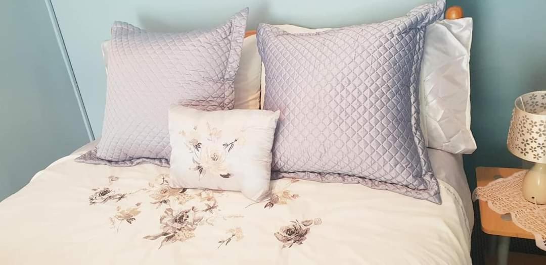 Farnham House Bed & Breakfast Кейвън Екстериор снимка