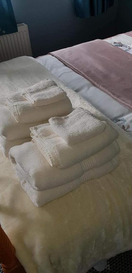 Farnham House Bed & Breakfast Кейвън Екстериор снимка