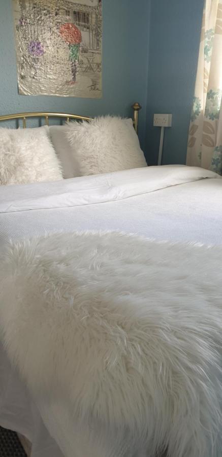 Farnham House Bed & Breakfast Кейвън Екстериор снимка