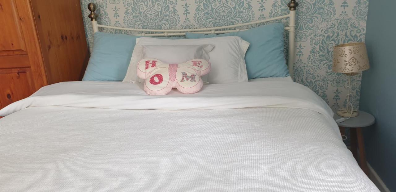 Farnham House Bed & Breakfast Кейвън Екстериор снимка